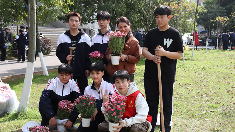 “美好校園，你我共創(chuàng)”植樹節(jié)